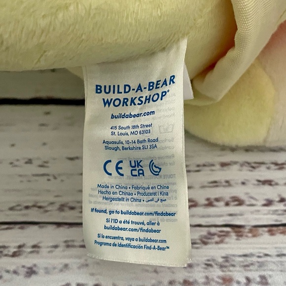 Build-A-Bear Animal Crossing: New Horizons Isabelle plush toy - Picture 4 of 6